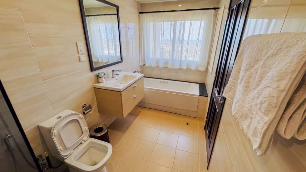 Beautiful bathroom with jacuzzi